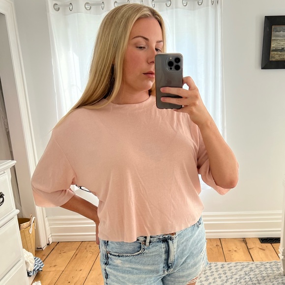 NWT Alo Yoga T-Shirt size Medium in Nectar - Picture 6 of 12